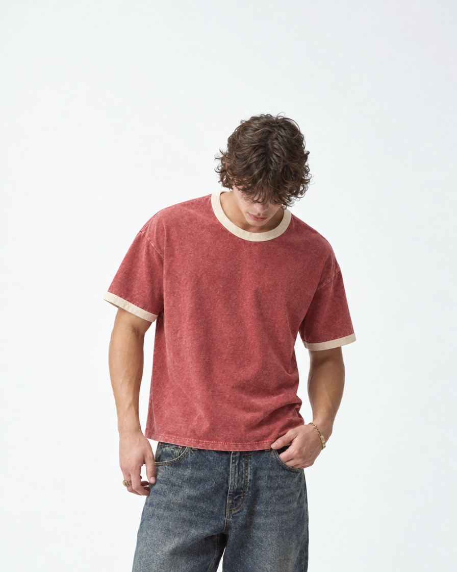 SOULTIES STUDIO® Tee Faded Brick – on model, lean